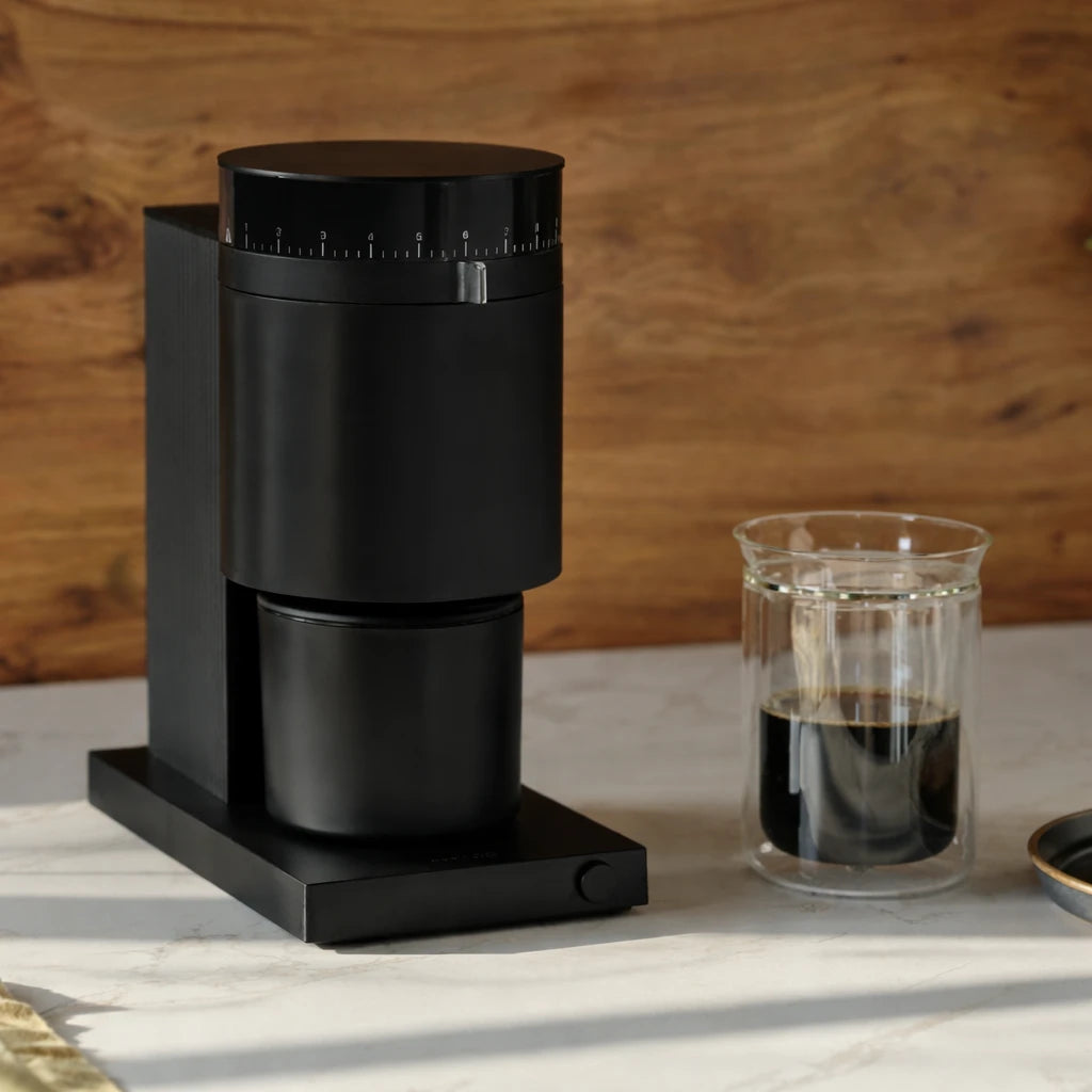 Fellow Opus Kaffeemühle mit Kegelmahlwerk in Matt Schwarz für Espresso und Filter